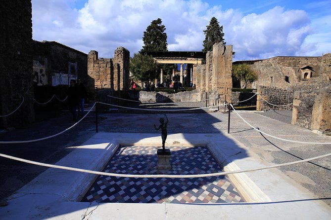 Skip the Line Guided Tour of Pompeii led by an Archaeologist - Via dell’Abbondanza: Pompeii’s main street, explained like a city