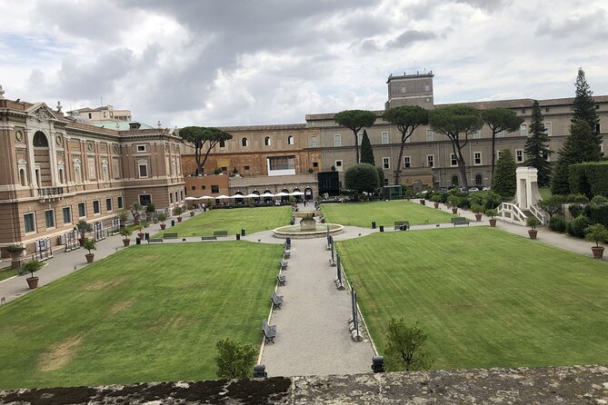 Skip the line Tickets to the Vatican Museums and Sistine Chapel - Where to Meet: Via Sebastiano Veniero 5 and Giuliy’s Cafe