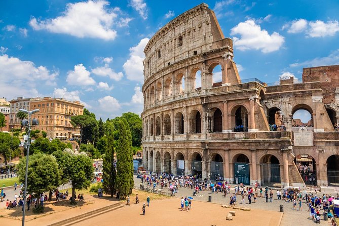 Small Group Colosseum, Roman Forum & Palatine Hill Tour - Meeting point, headsets, and the “small group” reality