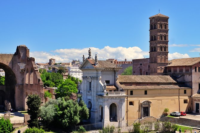 Small Group Colosseum, Roman Forum & Palatine Hill Tour - What to expect on the ground: crowds, pacing, and photos