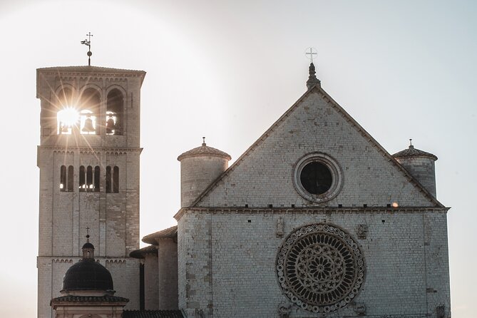 Small Group Tour of Assisi and St. Francis Basilica - The 10:30 Meet Point and the First Thing to Watch