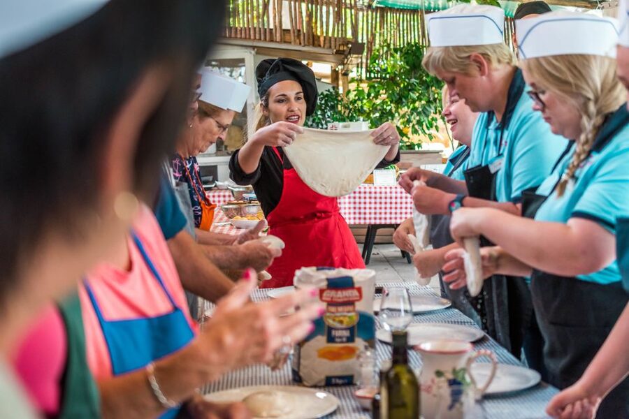 Sorrento: Pizza Making Class - The Real Point of a Sorrento Pizza Class