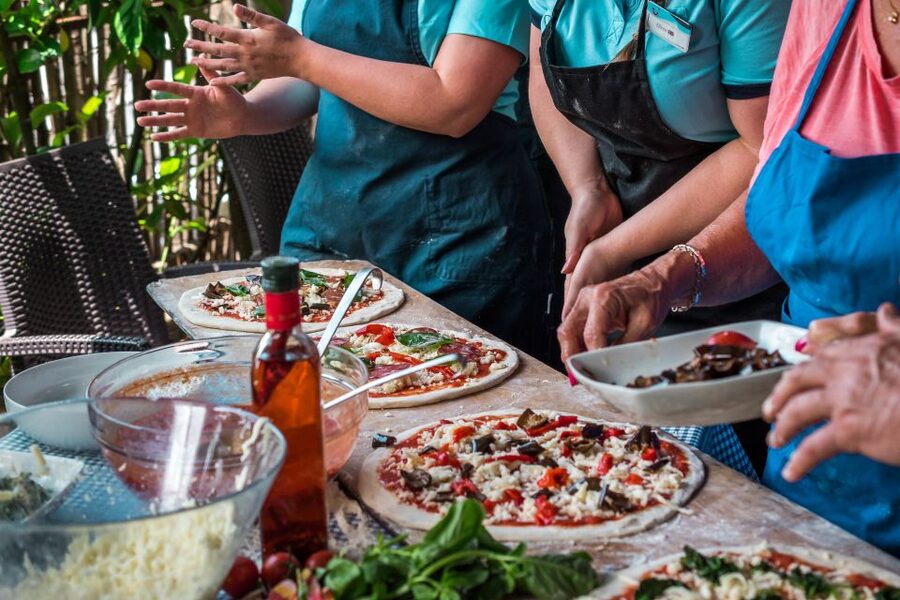 Sorrento: Pizza Making Class at Tirabusciò Cooking School - Who this pizza class fits best (families, couples, solo food fans)