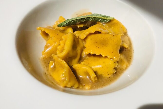 StreetFood D'Luxe Experience: Tastes of Turin | Semi-Private - The sweet start: Secret Sweet Experience and Turin’s icon treats