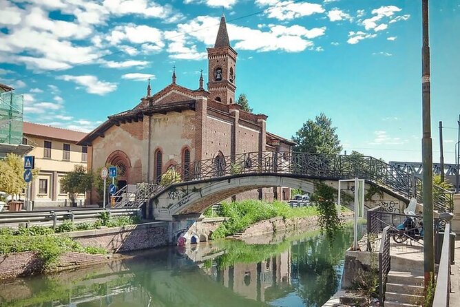Sunset Navigli Boat Tour in Milan with Optional Aperitivo - Stop 1: the Baroque church by Naviglio Grande and why this calm scene works