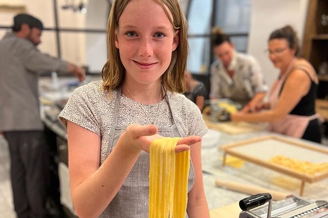 Super Fun Pasta & Gelato Class by Vatican with Wine + Oil Tasting - Wine and Oil Tasting: A Short Lesson You Can Taste
