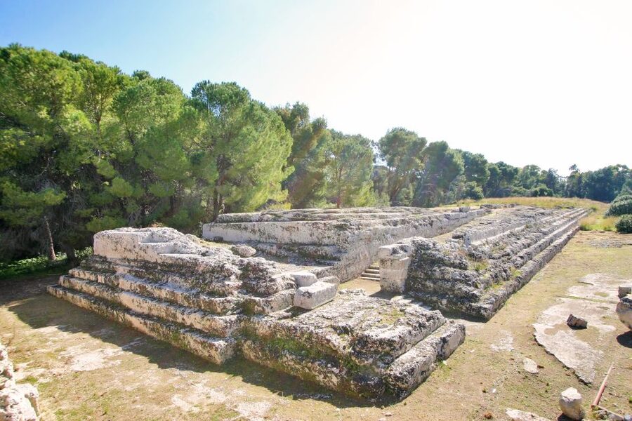 Syracuse: Neapolis Archaeological Park Small Group Tour - Shared group versus private tour, and when radio receivers help