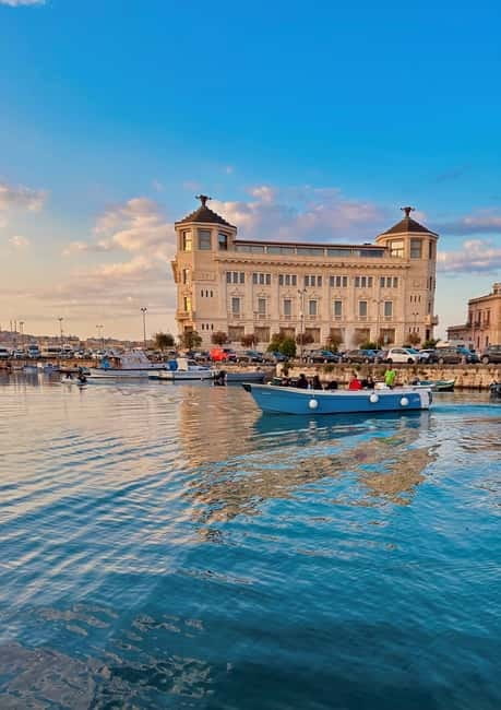 Syracuse: Ortigia Island and Sea Caves Boat Tour with Drinks - When the sea is choppy: what to expect on real days