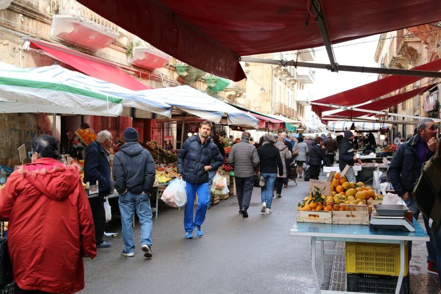 Syracuse: Ortigia Private Walking Tour - Market stop reality check: morning and working days