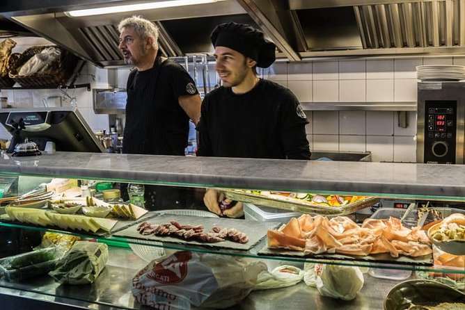 Taste Perugia Food Tour Led by Local - Small group pacing, and why it keeps Perugia from feeling like a chore