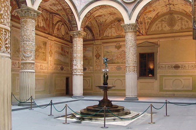 The Best of Florence Walking Tour in a Small Group - Piazza della Signoria to Palazzo Vecchio, plus the Uffizi doorstep