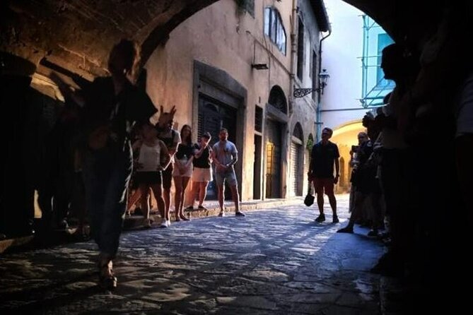 The Dark Side of Florence: Mysteries and Legends - Via dei Servi: assassination attempt lore in a tight slice of street