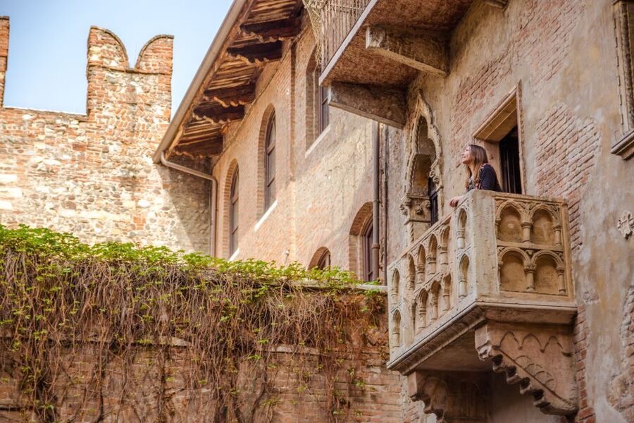 The Highlights of Verona Small Group Walking Tour - Key things you’ll notice on this Verona walk