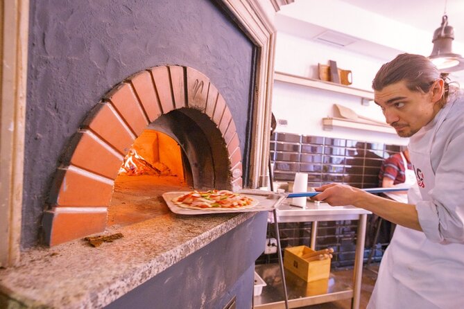 The Italian Way: Pizza and Gelato Class with Unlimited Wine - Where the class starts in central Florence