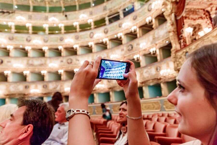 The Majestic Teatro La Fenice: Guided Tour in Venice - Guide quality: what you should expect from the English storytelling