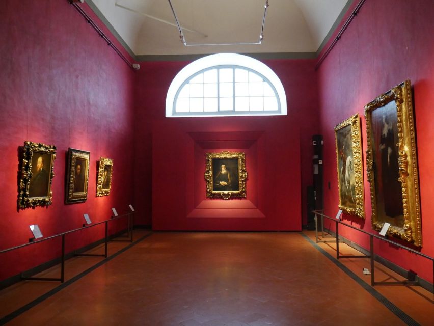 The Uffizi Gallery Florence Small group Guided tour - The Crowds Factor: Why the Headsets Can Save Your Visit