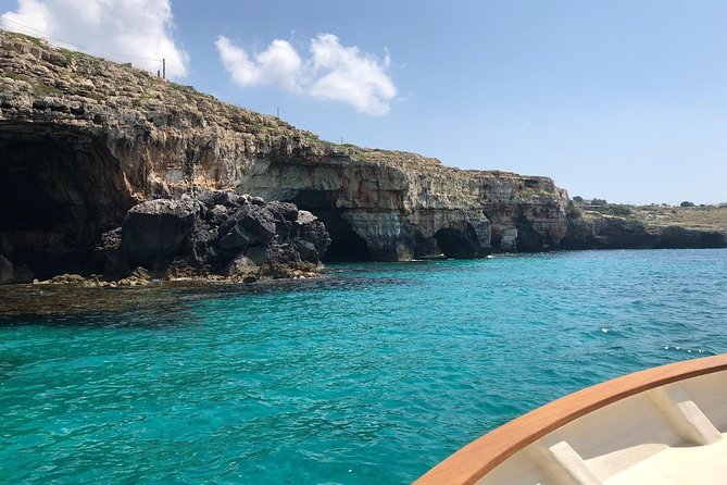 Tour 3h and half visit of all the caves, bathroom stop and aperitif - Boat comfort and what to expect onboard