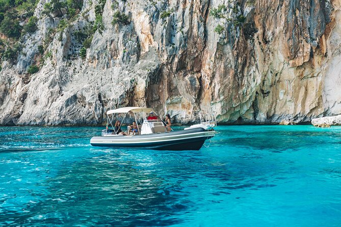 Tour along the coast of Baunei: a unique experience - Cala Goloritzè: the arch photo and your first swim (about 20 minutes)