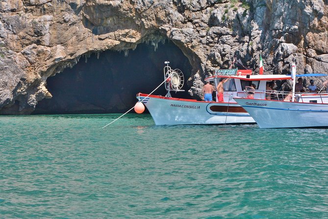 Tour - Mini Cruise at the Blue Grotto - Torre Truglia and the Sperlonga photo moment