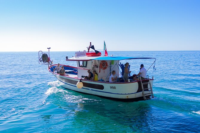 Tour - Mini Cruise at the Blue Grotto - Porto di Sperlonga: the clean landing back at the pier