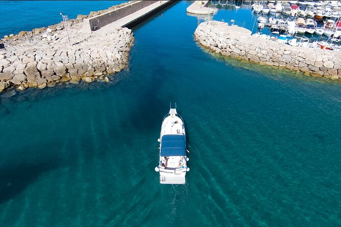 Tour - Mini Cruise at the Blue Grotto - What makes the boat setup feel easy in the water