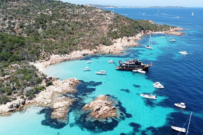 Tour of the Archipelago of La Maddalena ecofriendly - Isola di Spargi and Cala dell’Amore, the 60-minute swim stop