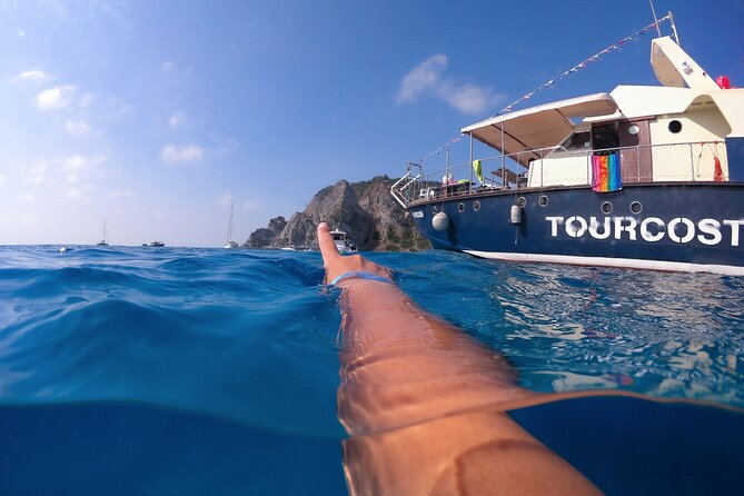 Tour of the Costa degli Dei by boat, 3 hours with aperitif included - Riaci, Formicoli, Grotticelle, and Tropea beaches, stop by stop