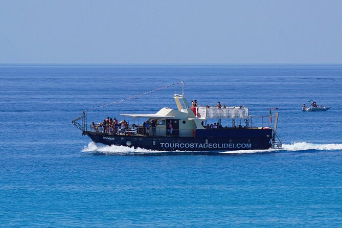 Tour of the Costa degli Dei by boat, 3 hours with aperitif included - Boat comfort and the on-board rhythm you should expect