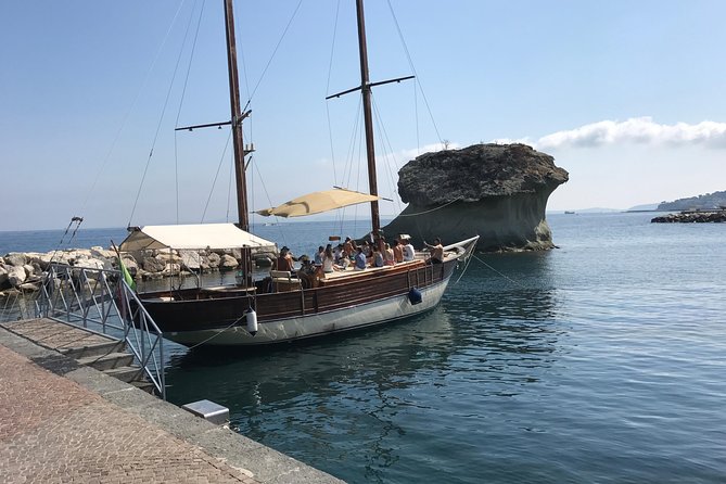 Tour of the island of Ischia in schooner - Key things that make this cruise worth it