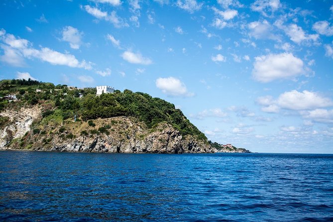 Tour of the island of Ischia in schooner - Timing on the water: a 10:00 start with a relaxed rhythm