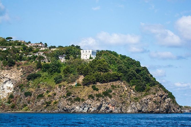 Tour of the island of Ischia in schooner - Lunch at sea: what you eat onboard matters