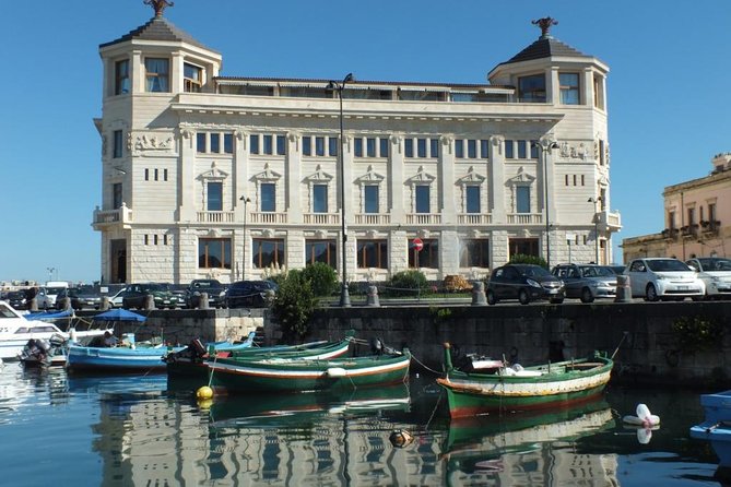 Tour of the island of Ortigia and exploration of sea caves with baths. - Meeting Point and Practical Start Tips