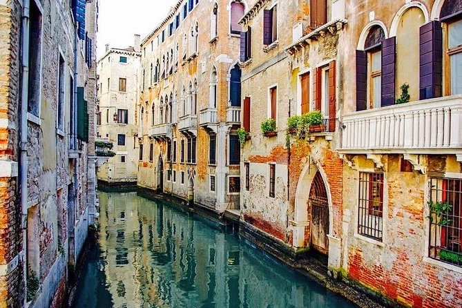 Tour of The Real Hidden Venice - A Bridge Pause and the View-First Mindset