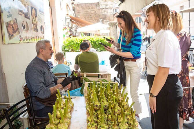 Trastevere & Campo de' Fiori Street Food Tour, Eat Like a Local - Basilica di Santa Maria in Trastevere and the mystery of the fountain