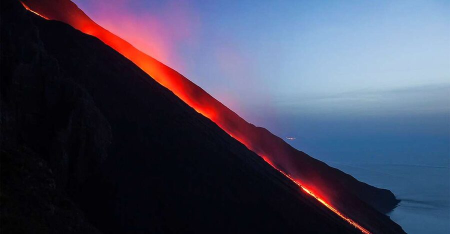 Tropea: Lipari, Panarea, and Stromboli Boat Tour by Night - Getting Started in Tropea: Timing Matters