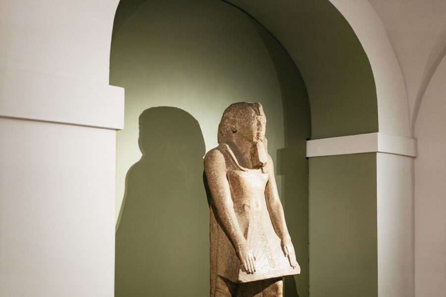 Turin: Egyptian Museum Priority Access Guided Tour - First steps: how the Turin meeting point works