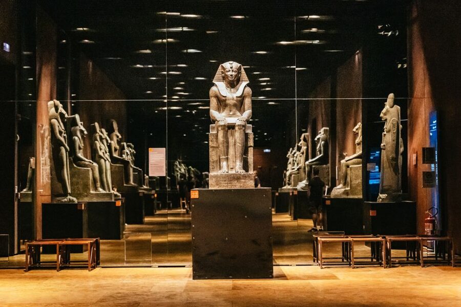 Turin: Egyptian Museum Skip-the-Line Group Tour - Guide quality and pacing: the whisper narration tradeoff