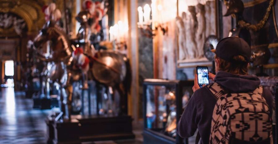Turin: Savoy Royal Palace Small Group Guided Tour - Where to meet, and how to avoid the first hassle
