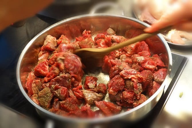Tuscan Cooking Class and Dinner in Florence - Crossing the Arno, Then Aprons On