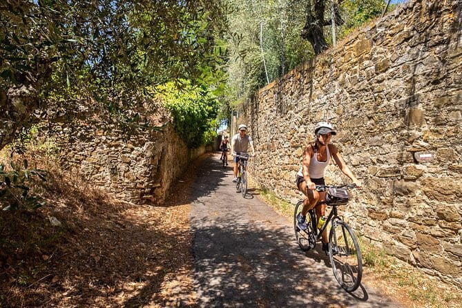 Tuscany Bike Tour with Wine, Oil and Food in the Florentine Hills - From Oltrarno to Porta Romana: setting the tone fast