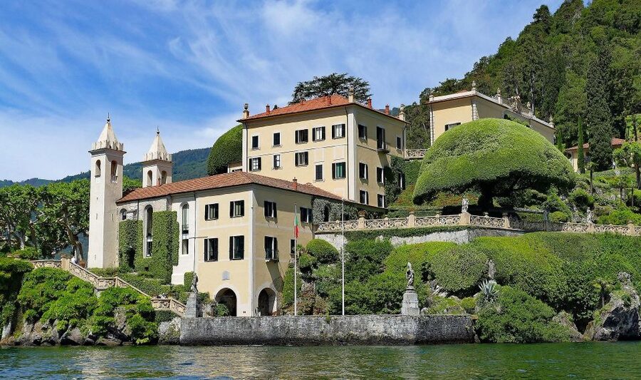 Varenna: Lake Como Premium Shared Cruise - The free audio guide: press play, then listen through your headphones