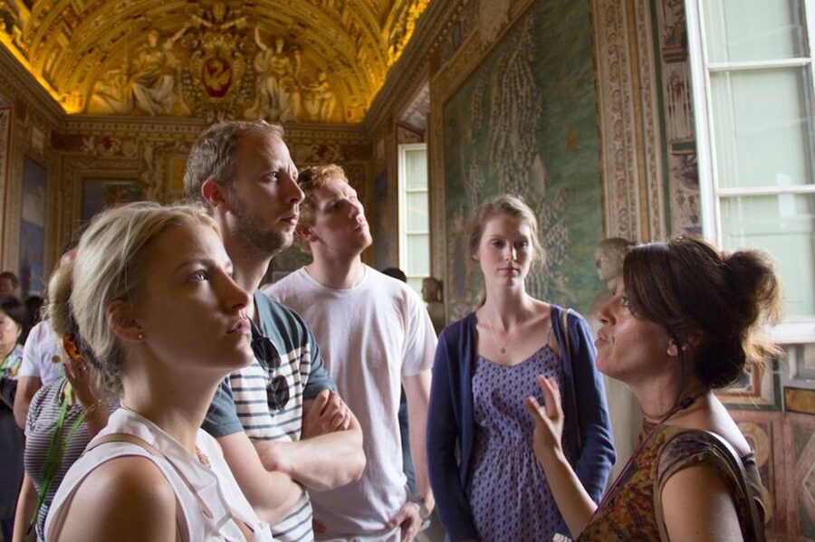 Vatican: Early Entry to Museums, Sistine Chapel & St Peter's - Sistine Chapel: a short guided window in a big, intense room