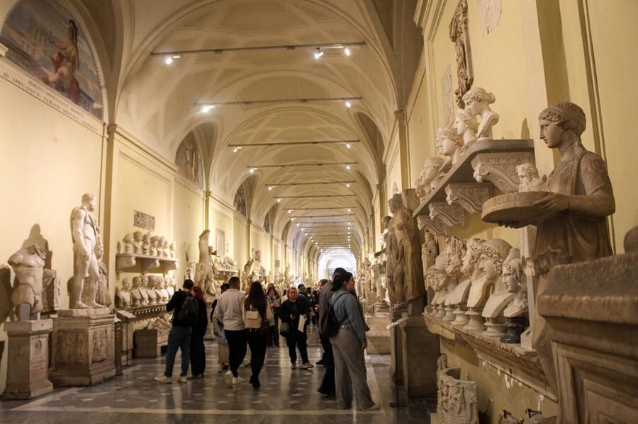 Vatican Museums, Sistine Chapel and St. Peter's Guided Tour - Vatican Museums in about two hours: how this route keeps the day sane