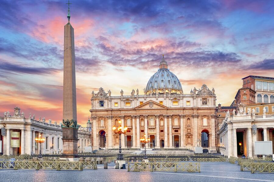 Vatican Museums, Sistine Chapel & St Peter's Basilica Tour - Courtyard of the Pigna: A Short Warm-Up That Sets the Stage
