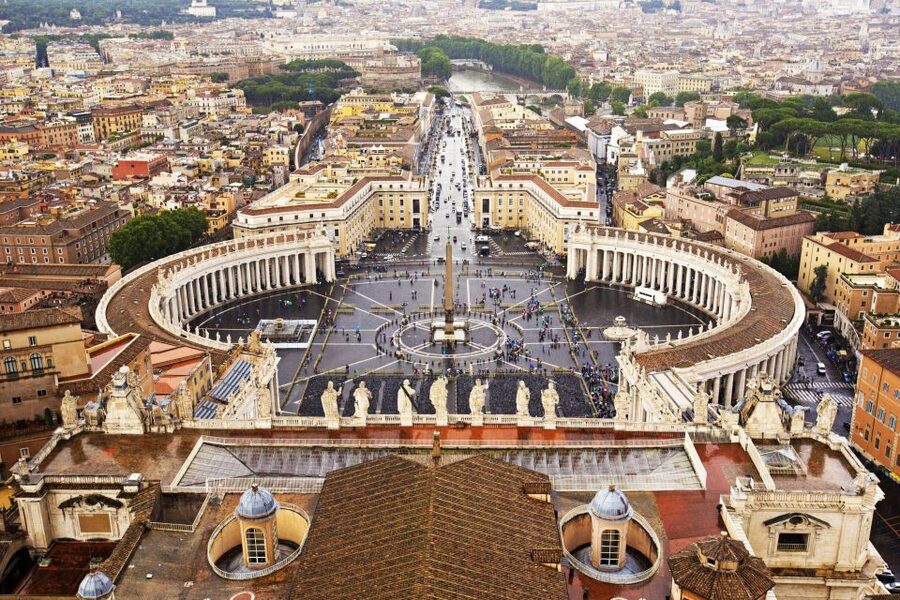 Vatican: Papal Audience and St. Peter's Basilica Guided Tour - Free time inside St. Peter’s Basilica, how to use that hour well