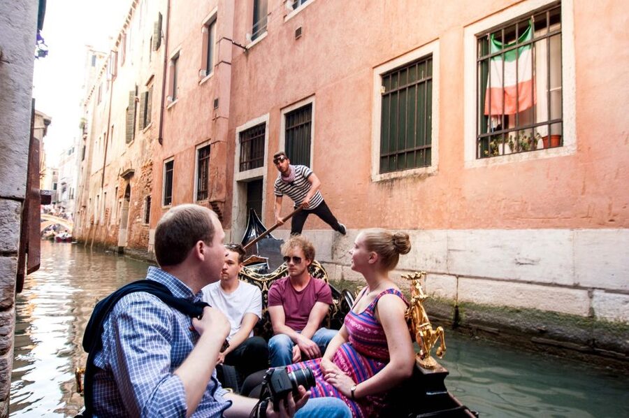 Venetian Private Sandolo tour - What you’ll notice on the way, palaces, side canals, and calmer traffic