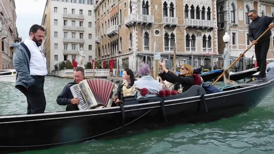 Venice: 30-Minute Gondola Ride on Grand Canal with Serenade - Why This Serenade Gondola Feels Different Than the Usual Ride