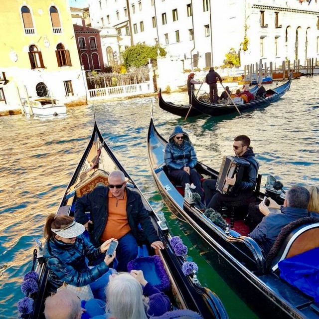 Venice: 30-Minute Gondola Ride on Grand Canal with Serenade - Practical Tips So Your Ride Goes Smooth