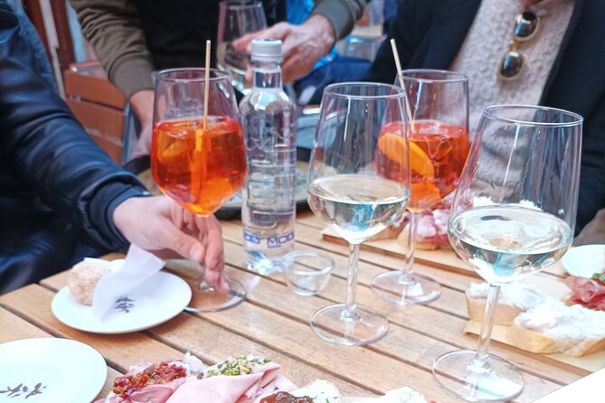Venice Bacaro Food Tour: Eat and Drink like a Venetian - Calle de la Malvasia: a historic osteria in an alley