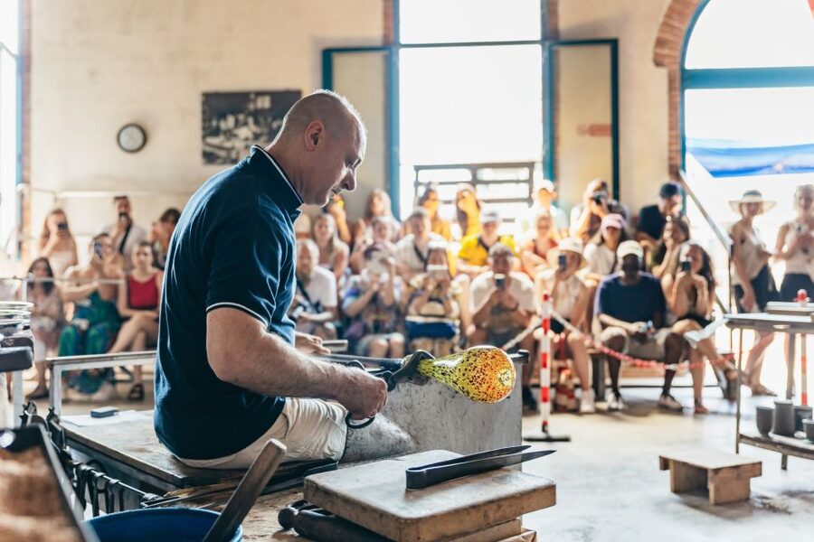 Venice: Burano, Torcello & Murano Boat Tour w/Glassblowing - Burano: Color, Canals, and Lace Makers at Work